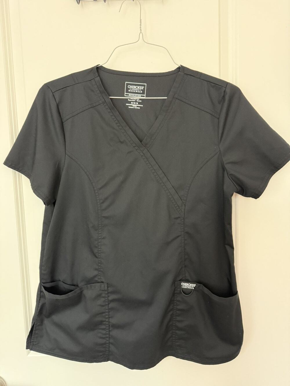 Cherokee Workwear Revolution V-Neck Scrubs 5 Tops Women Medium Black